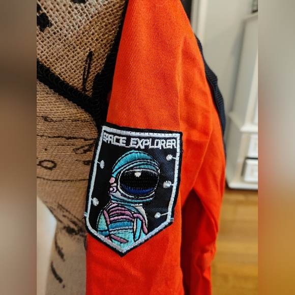 NASA Astronaut with Helmet Playset - Picture 7 of 10